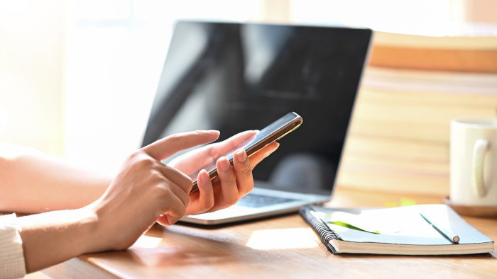 woman-holding-smartphone
